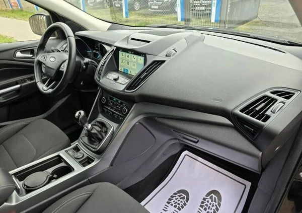 Ford Kuga cena 69900 przebieg: 50000, rok produkcji 2017 z Giżycko małe 379